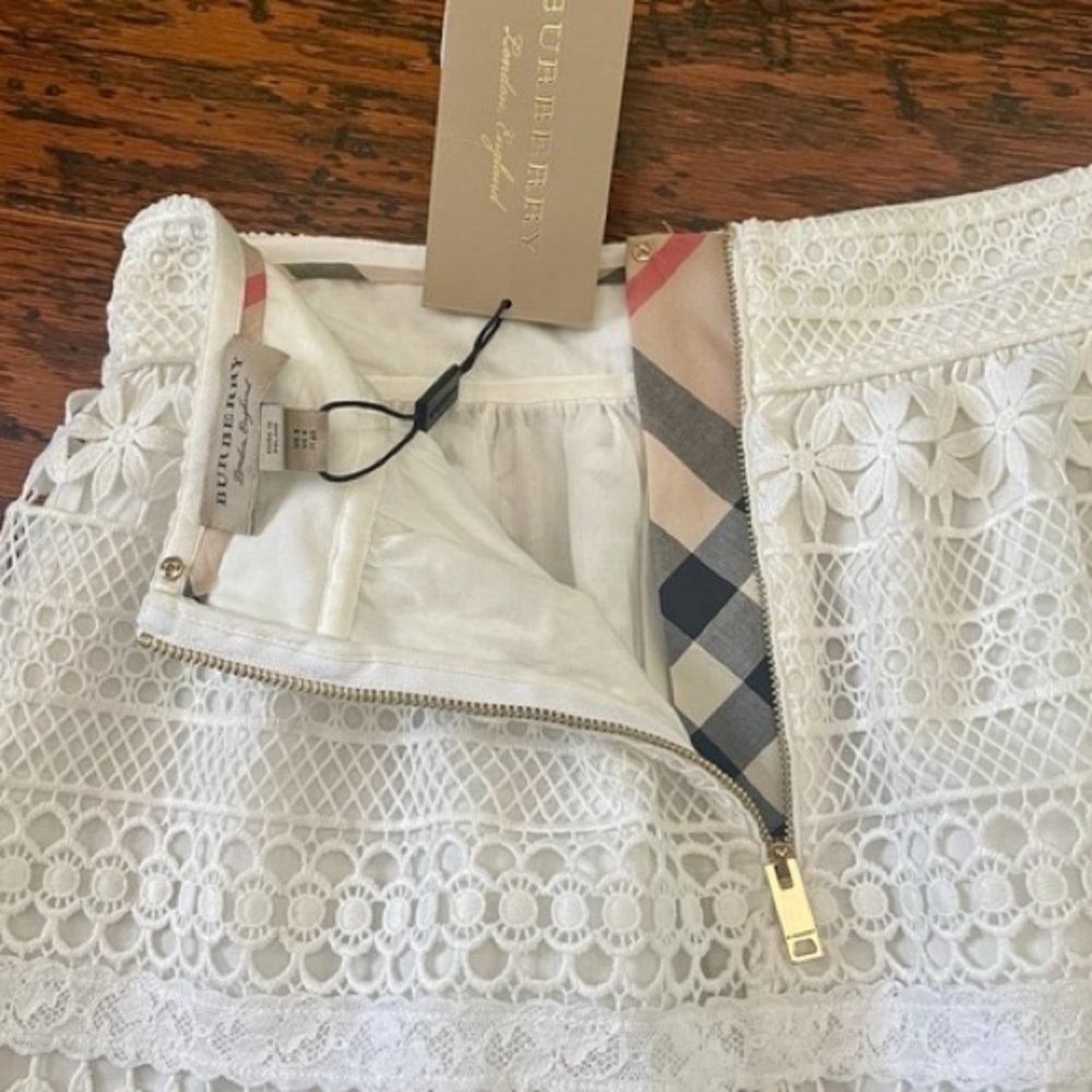 NWT Burberry Lace A-Line Skirt – White (Size 2) - Picture 4 of 4